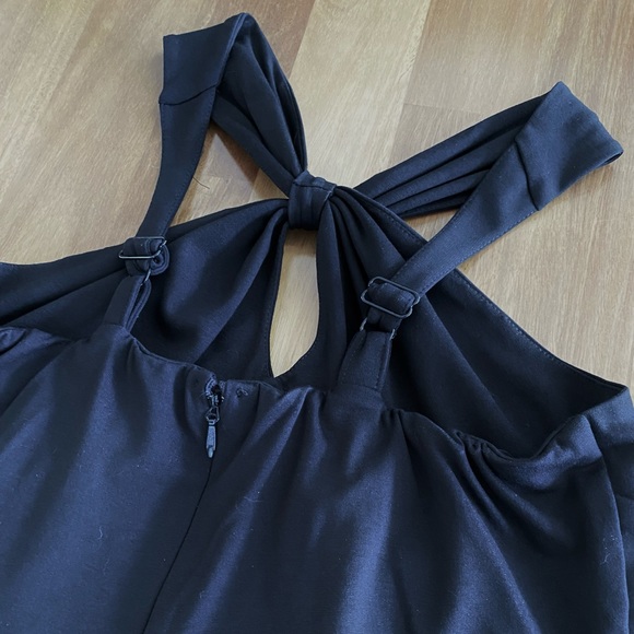 ‼️SALE‼️GOLDEN ERA DRESS IN BLACK - VIXEN BY MICHELINE PITT - Picture 5 of 16